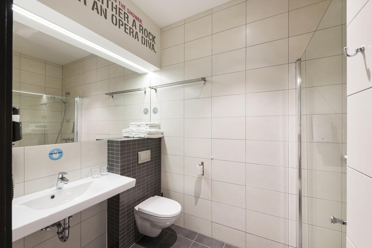 Standard Double or Twin Room,664578840:JPEG